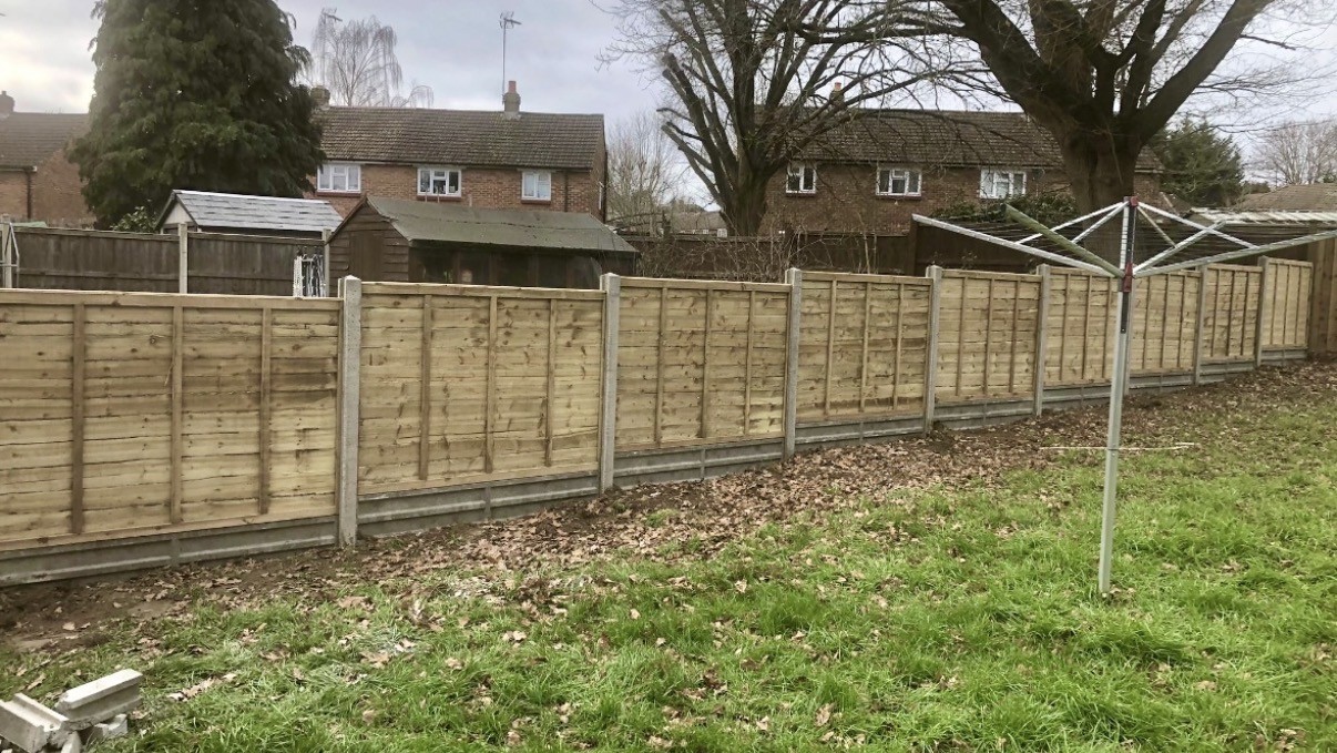 Close board fencing work completed by Applewood Construction